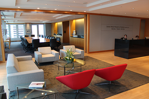 Salle de conférence avec mur amovible